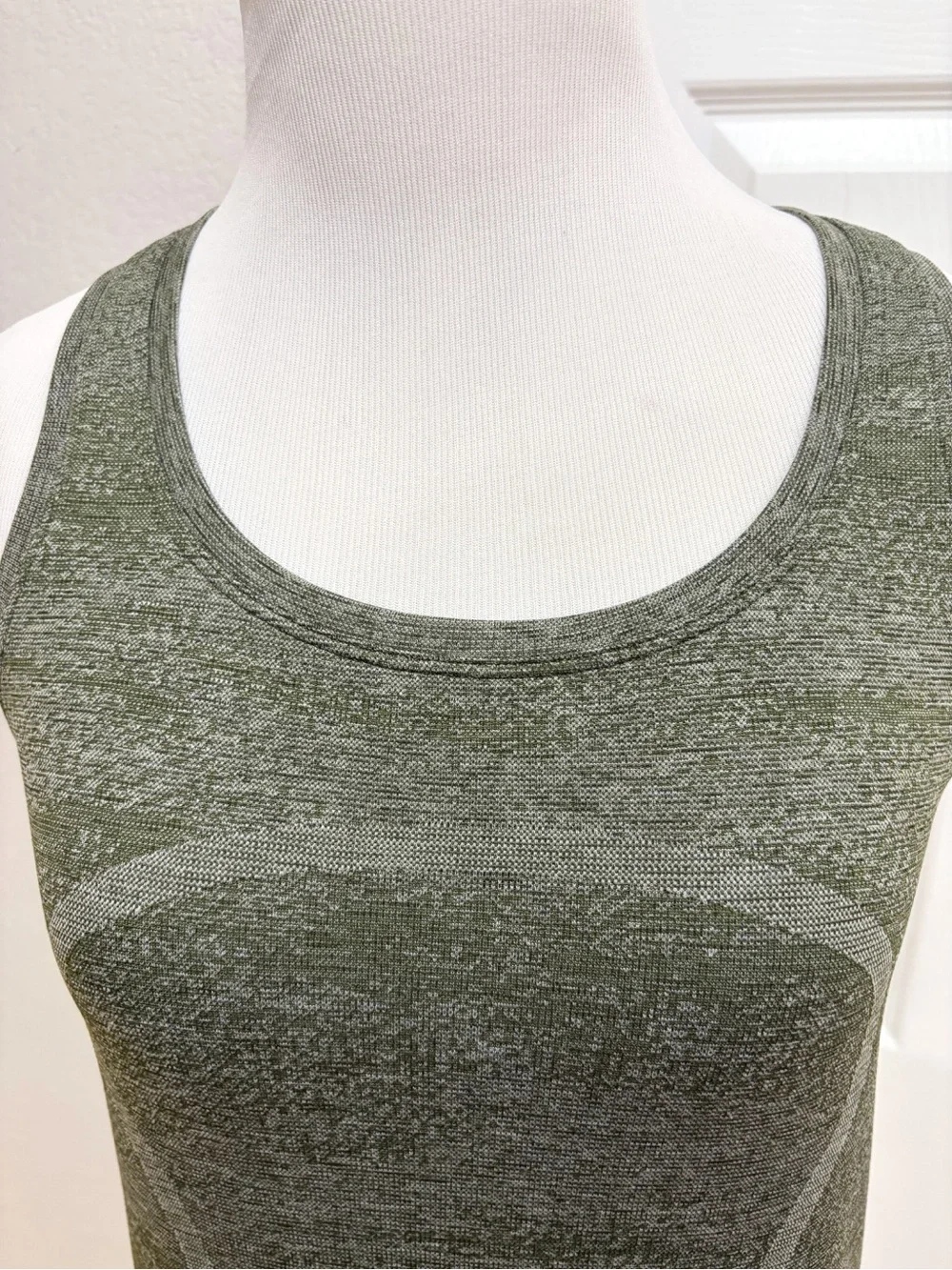 Lululemon Swiftly Speed Racerback Everglades Field Green Size 6